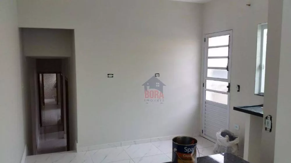 Casa à venda com 3 quartos, 72m² - Foto 2