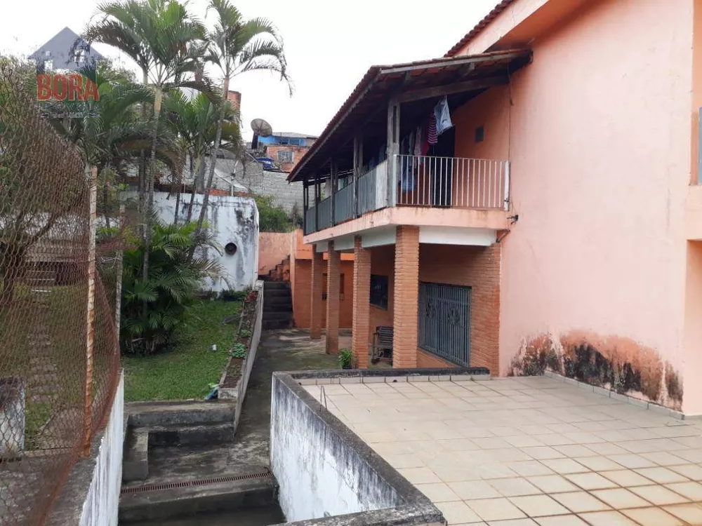 Casa à venda com 4 quartos, 400m² - Foto 2