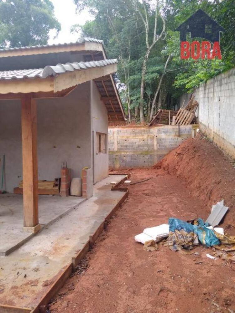 Casa à venda com 2 quartos, 130m² - Foto 1