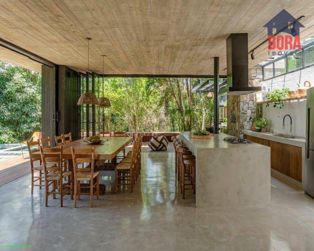 Casa à venda com 5 quartos, 290m² - Foto 1