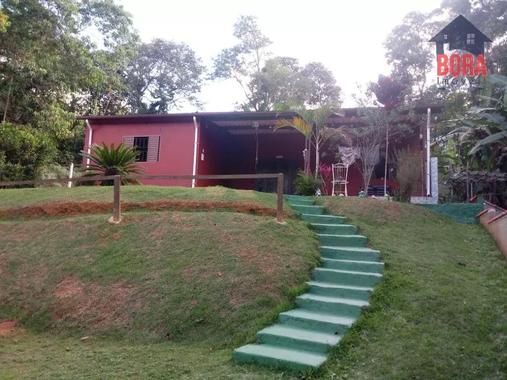 Chácara à venda com 2 quartos, 100m² - Foto 1