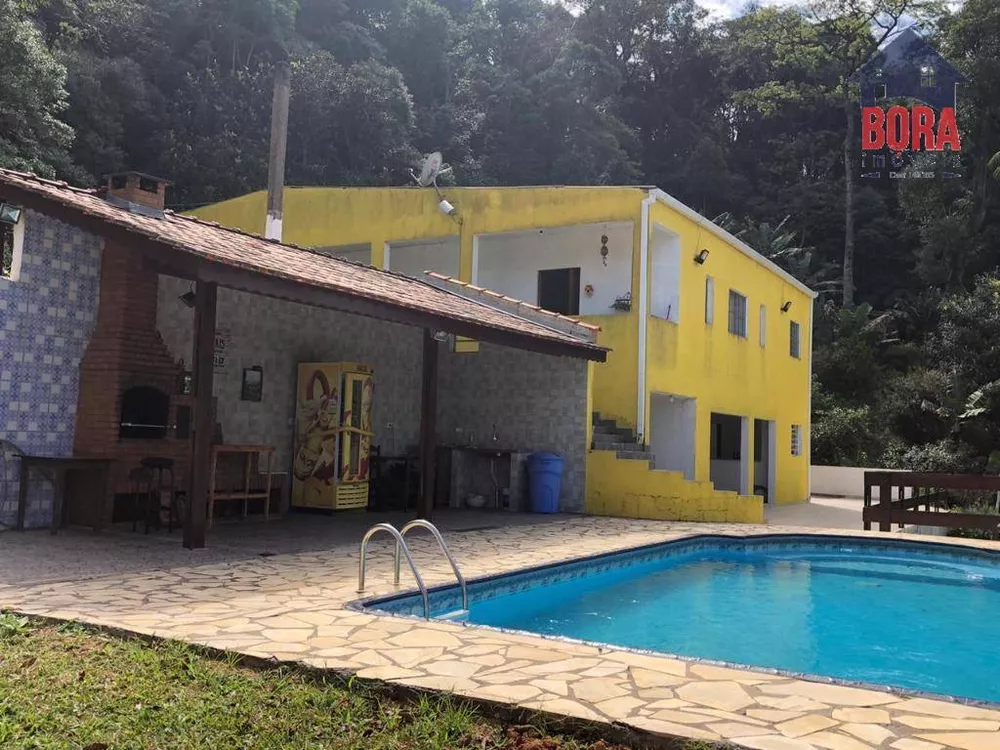 Chácara à venda com 4 quartos, 150m² - Foto 2