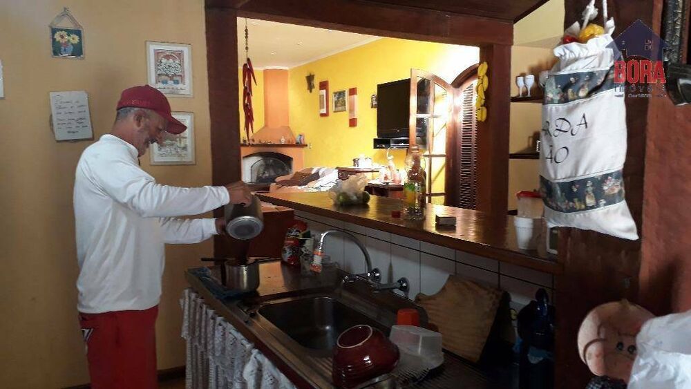 Chácara à venda com 4 quartos, 300m² - Foto 3
