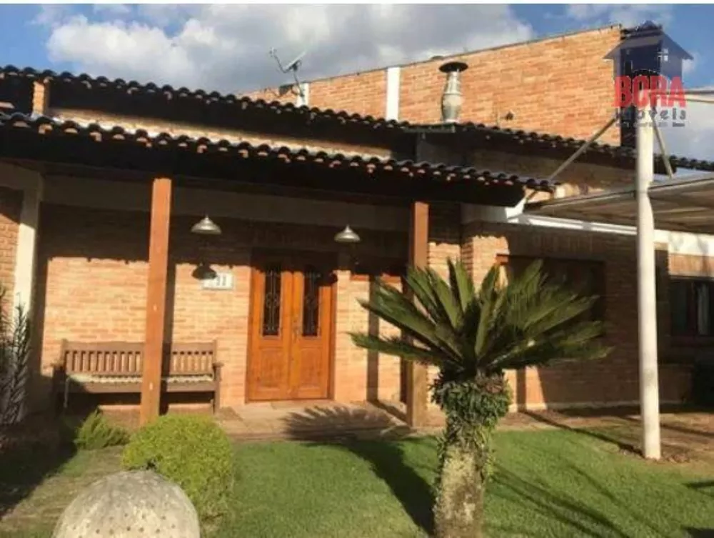 Casa à venda com 4 quartos, 500m² - Foto 2