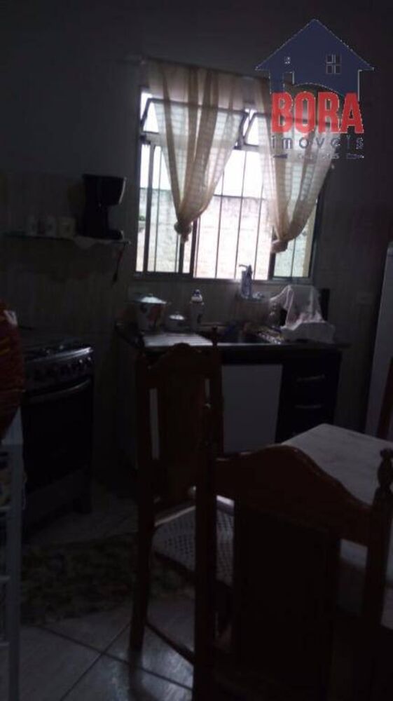 Casa à venda com 2 quartos, 80m² - Foto 3