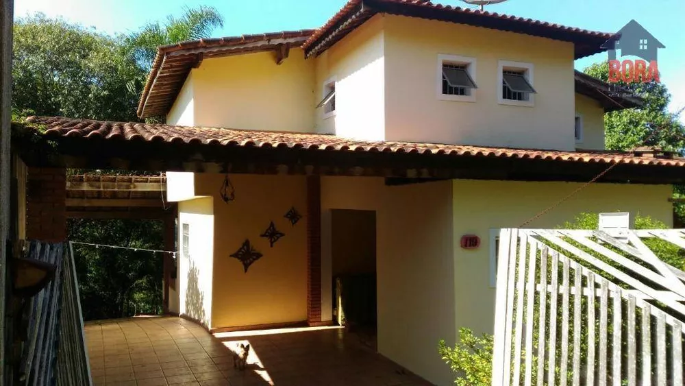 Chácara à venda com 3 quartos, 250m² - Foto 1