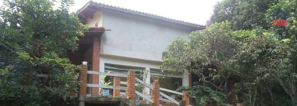 Chácara à venda com 3 quartos, 250m² - Foto 2