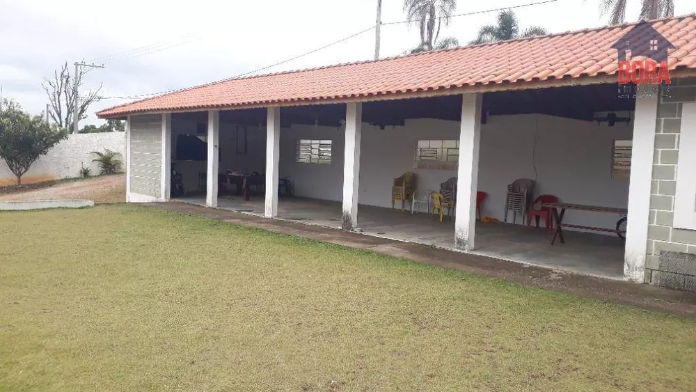 Chácara à venda com 2 quartos, 250m² - Foto 2