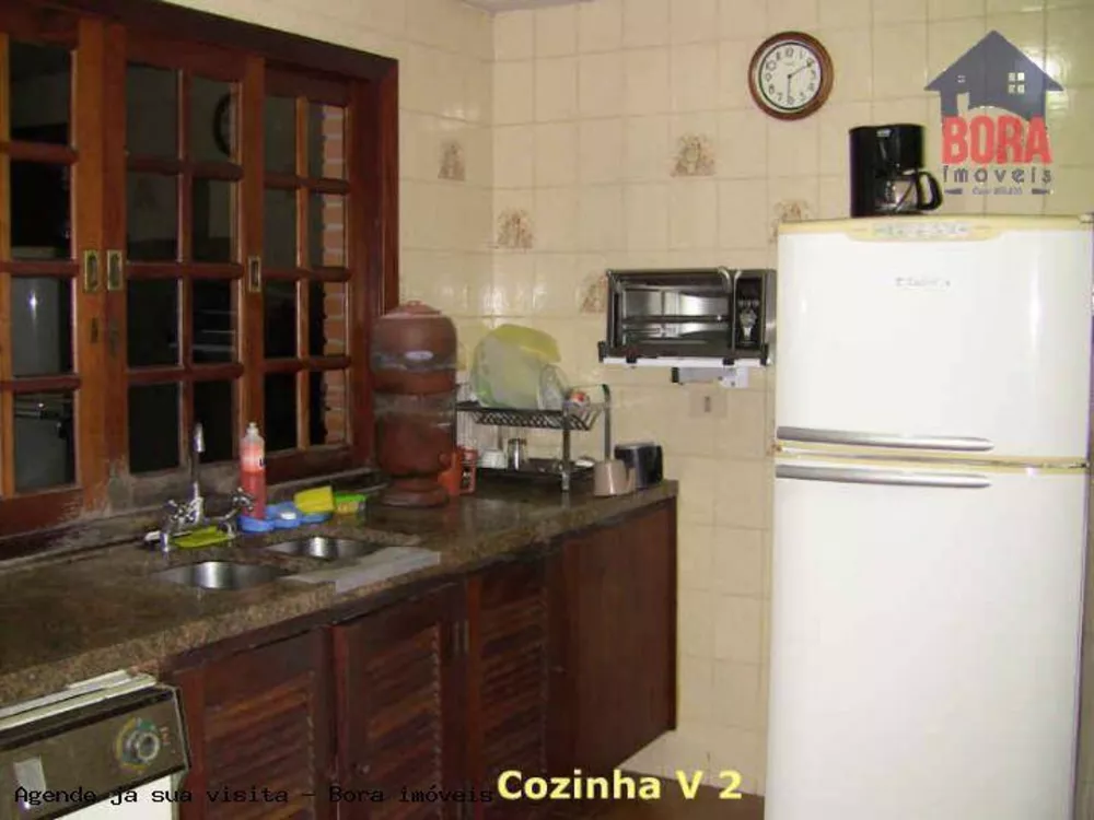 Casa à venda com 3 quartos, 340m² - Foto 4