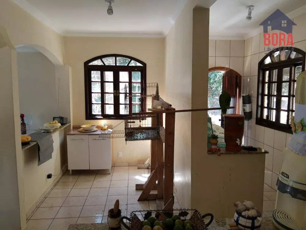 Chácara à venda com 3 quartos, 204m² - Foto 3