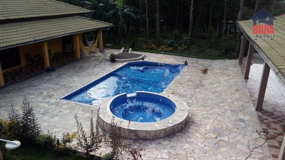 Chácara à venda com 6 quartos, 500m² - Foto 1