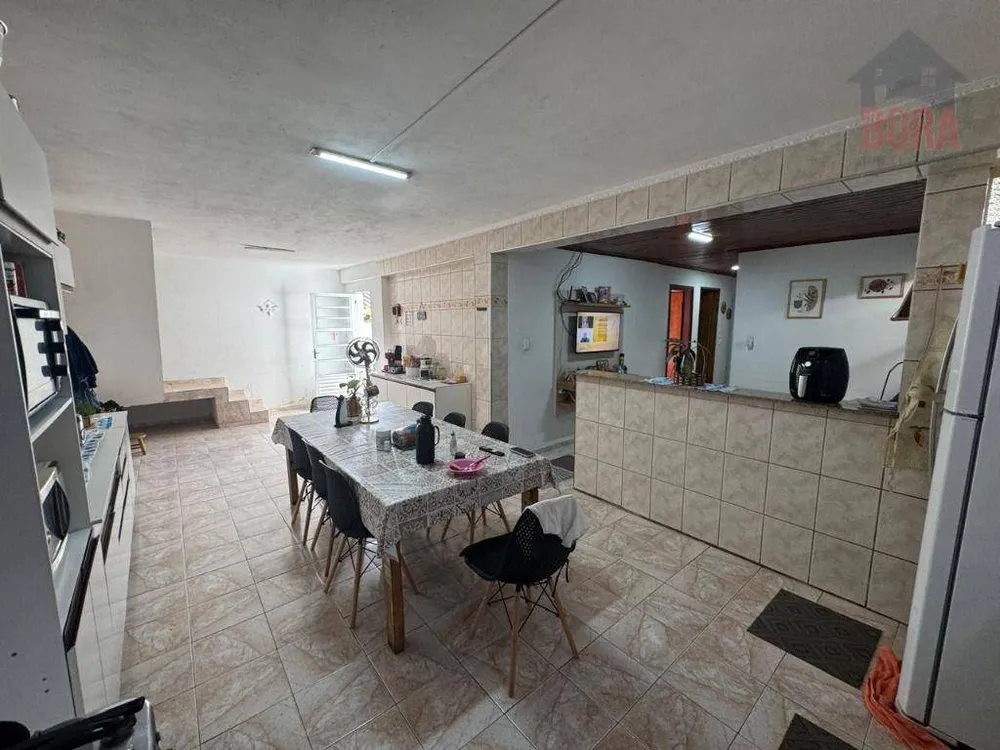Casa, 4 quartos, 147 m² - Foto 1