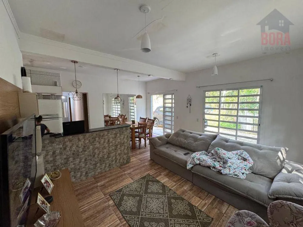 Chácara, 3 quartos, 680 m² - Foto 1
