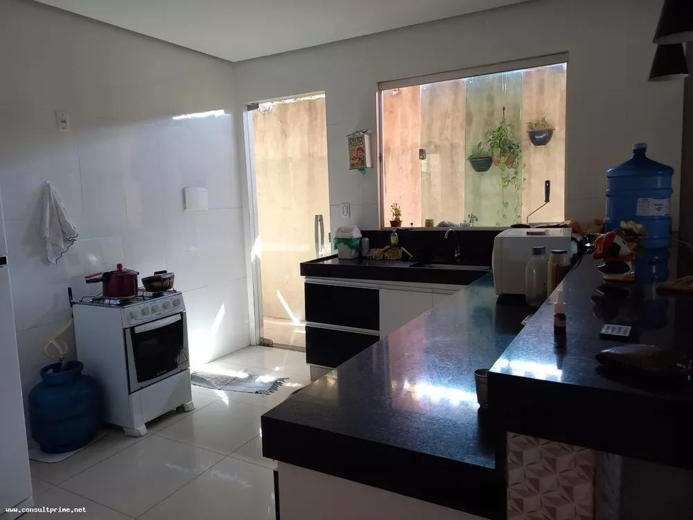 Casa à venda com 3 quartos, 210m² - Foto 4