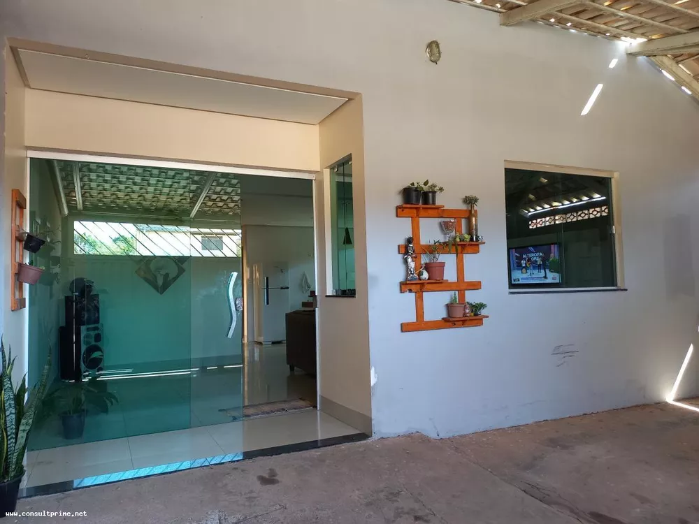 Casa à venda com 3 quartos, 210m² - Foto 1