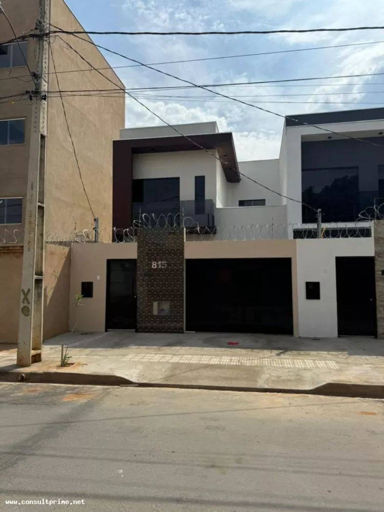 Casa à venda com 3 quartos, 90m² - Foto 2