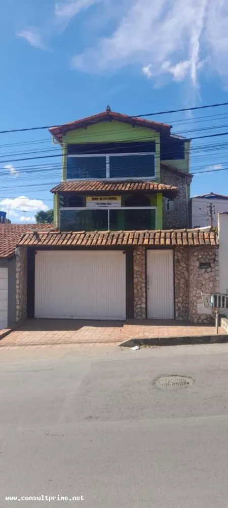 Casa à venda com 3 quartos, 150m² - Foto 1