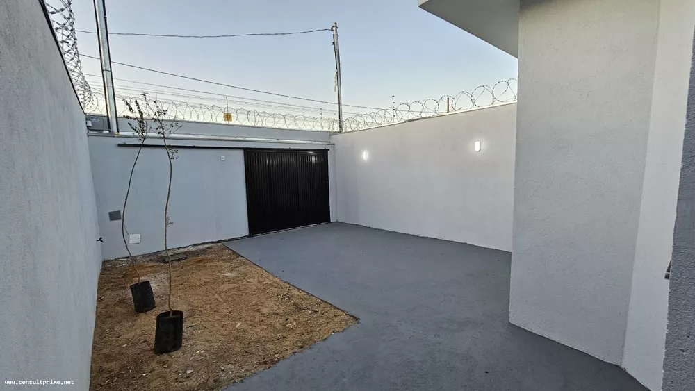 Casa à venda com 3 quartos, 100m² - Foto 2