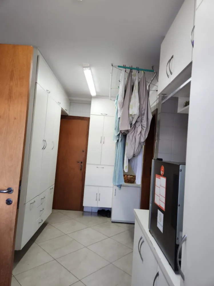Apartamento, 3 quartos, 246 m² - Foto 1