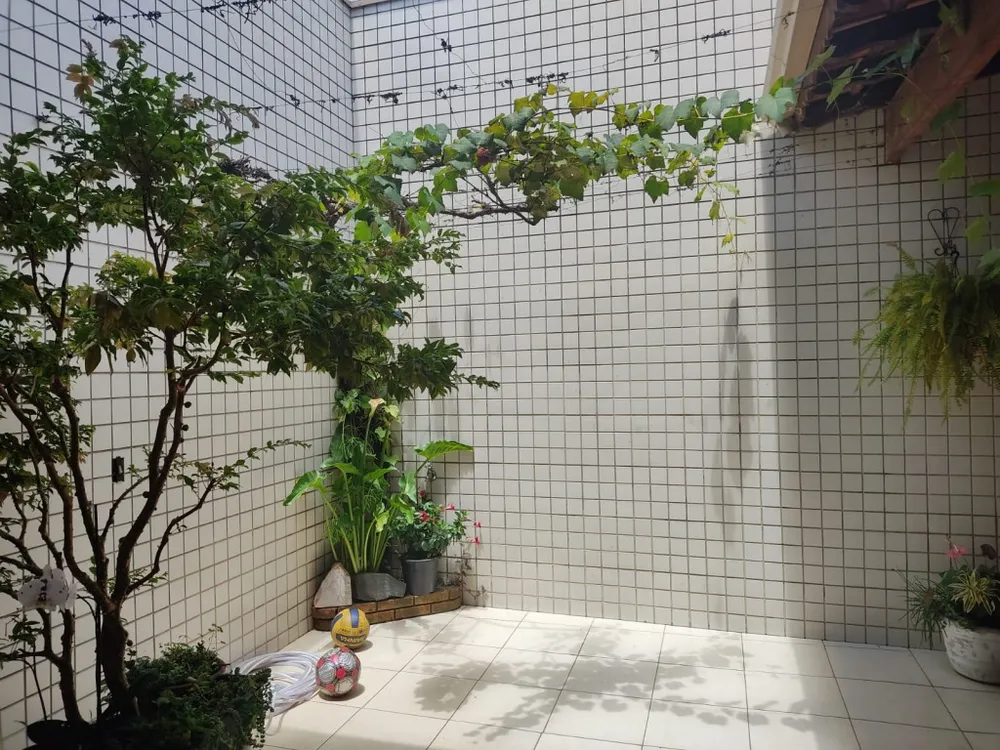 Casa, 4 quartos, 328 m² - Foto 1