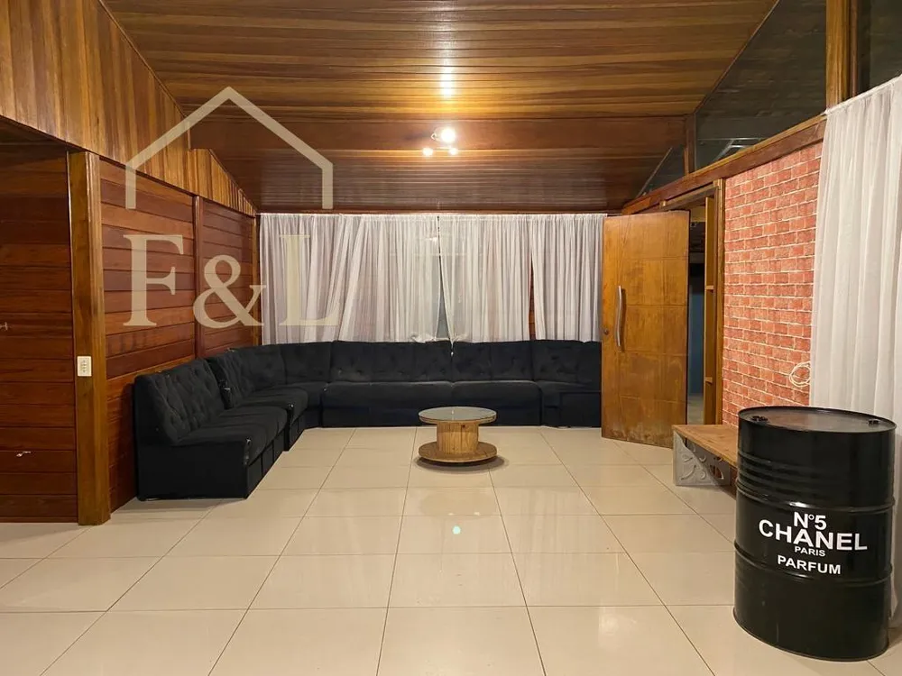 Casa, 4 quartos, 215 m² - Foto 2
