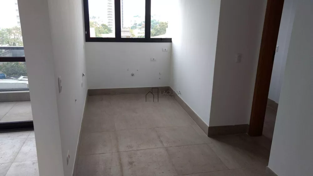 Apartamento à venda com 3 quartos, 155m² - Foto 3