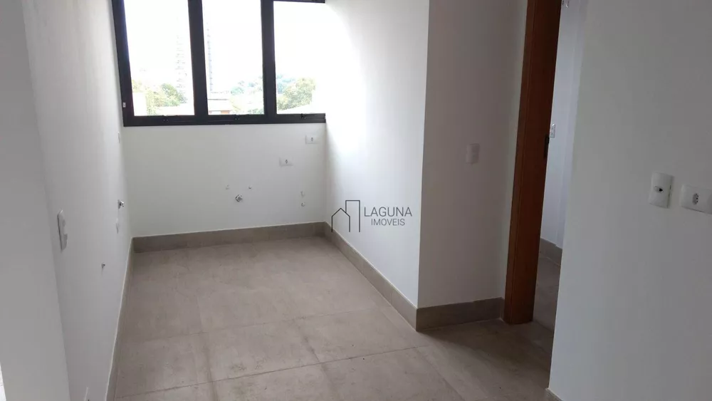 Apartamento à venda com 3 quartos, 155m² - Foto 7