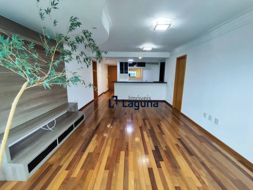 Apartamento, 3 quartos, 140 m² - Foto 1
