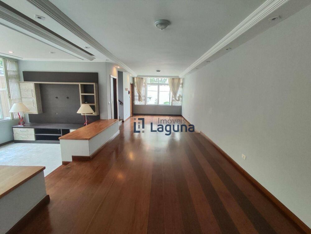 Sobrado, 3 quartos, 485 m² - Foto 1