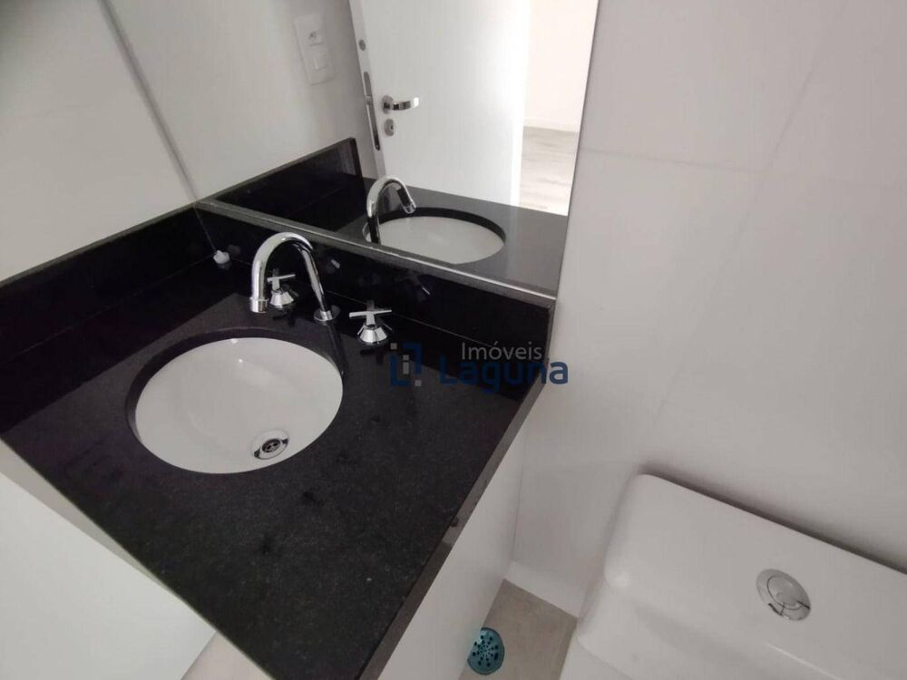 Apartamento para alugar com 2 quartos, 70m² - Foto 13