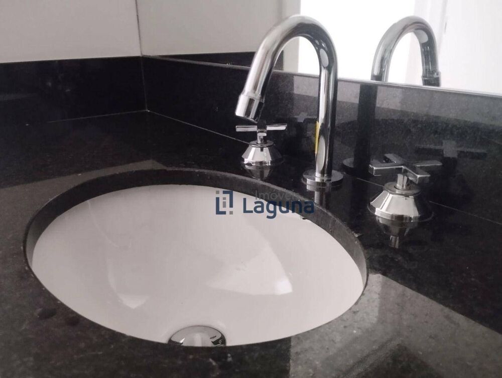 Apartamento para alugar com 2 quartos, 70m² - Foto 14