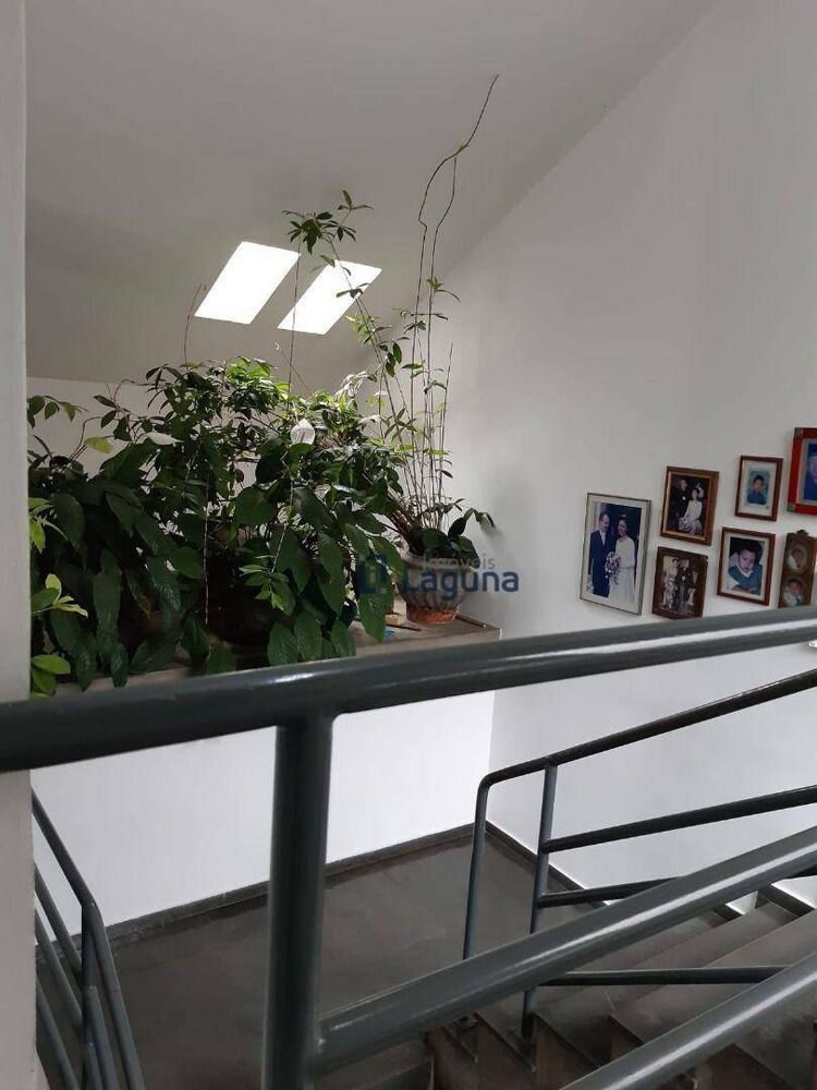 Casa à venda e aluguel com 5 quartos, 423m² - Foto 5