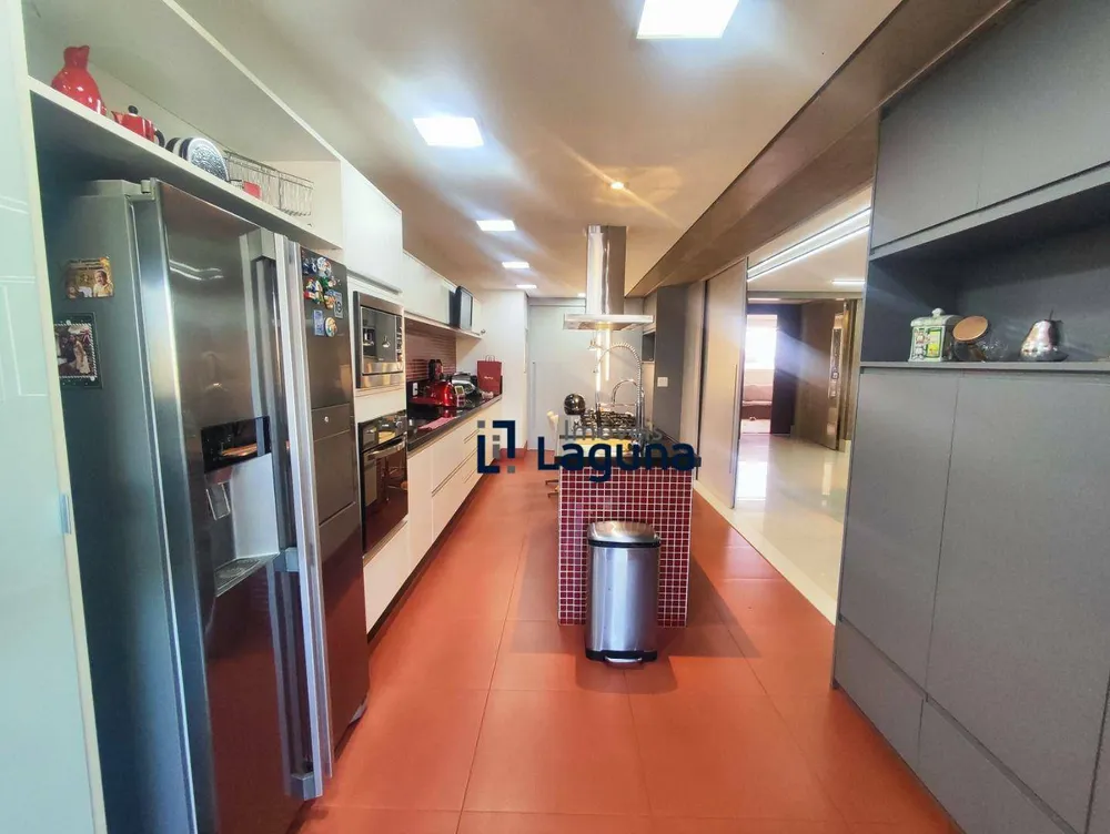 Apartamento, 3 quartos, 271 m² - Foto 2