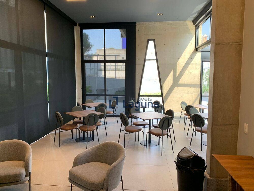 Apartamento à venda com 2 quartos, 68m² - Foto 4