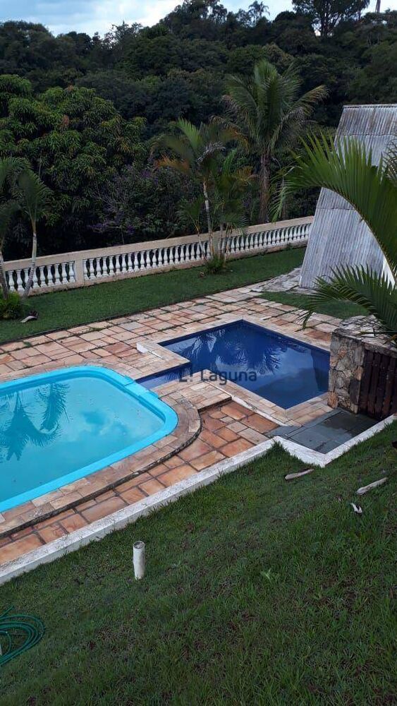Chácara à venda com 4 quartos, 250m² - Foto 2