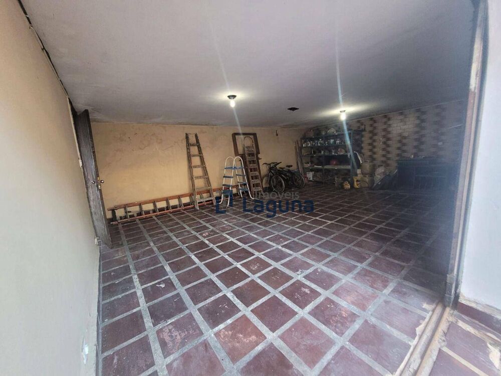 Casa à venda com 3 quartos, 350m² - Foto 19
