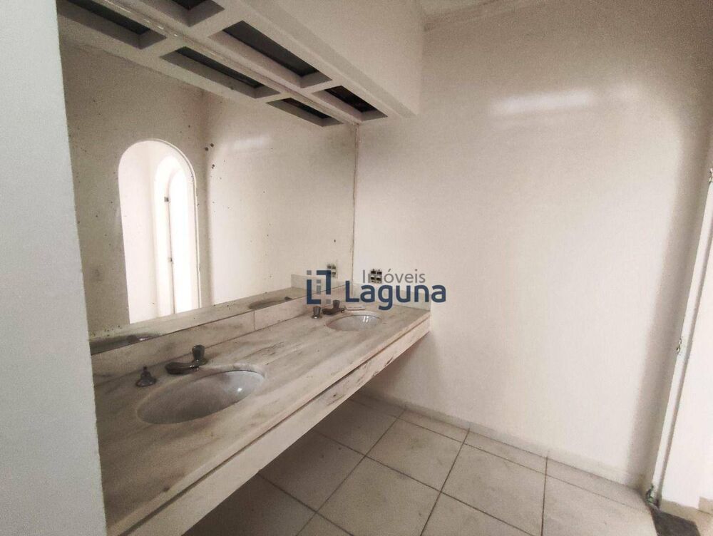 Casa, 6 quartos, 477 m² - Foto 1
