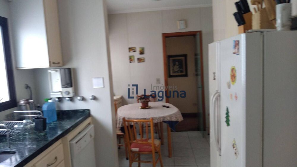 Apartamento, 4 quartos, 189 m² - Foto 13