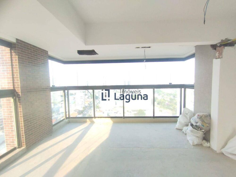 Apartamento à venda com 3 quartos, 133m² - Foto 1