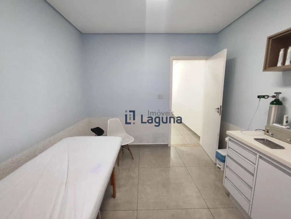 Casa, 4 quartos, 225 m² - Foto 2