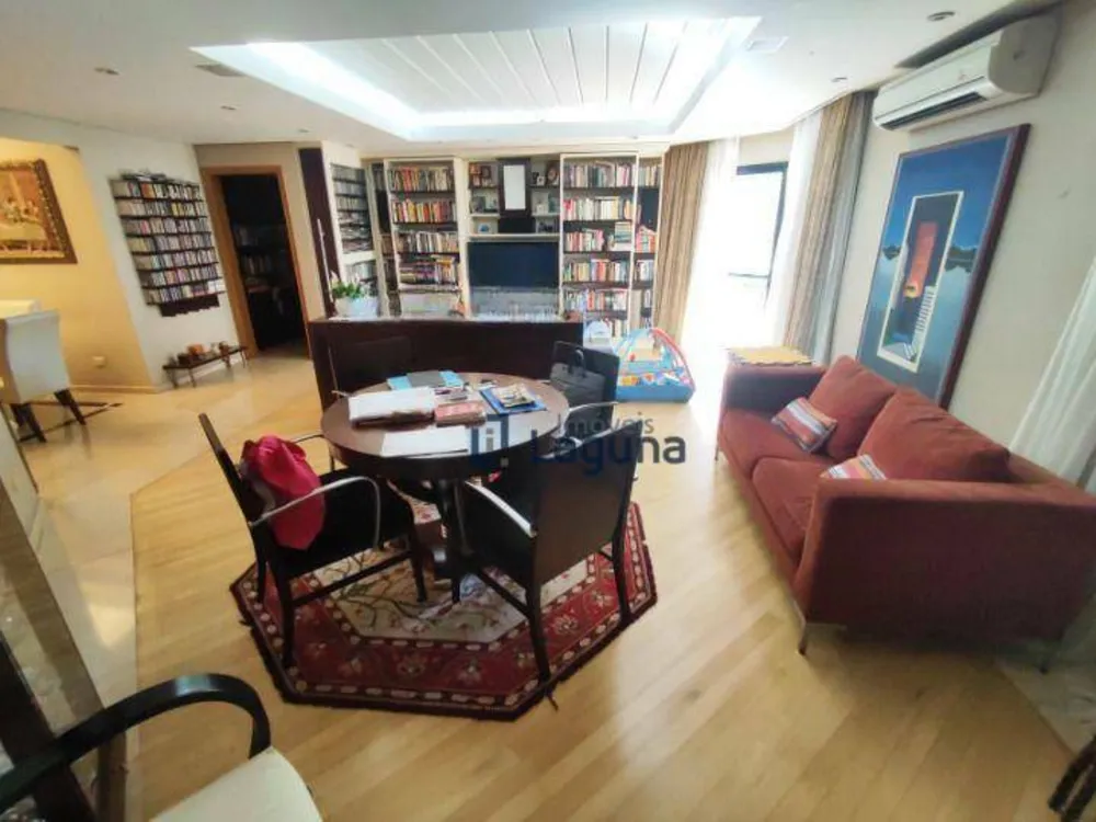 Apartamento, 3 quartos, 212 m² - Foto 2