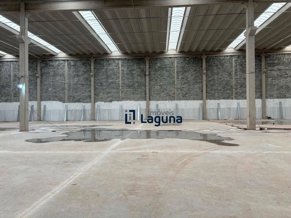 Depósito-Galpão, 3200 m² - Foto 1