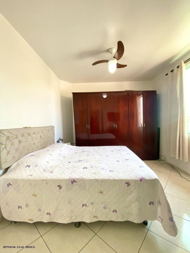 Casa de Condomínio à venda com 3 quartos, 300m² - Foto 2