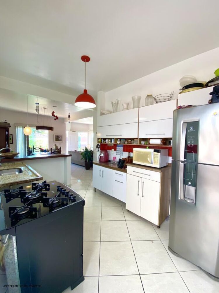 Casa de Condomínio à venda com 3 quartos, 300m² - Foto 1