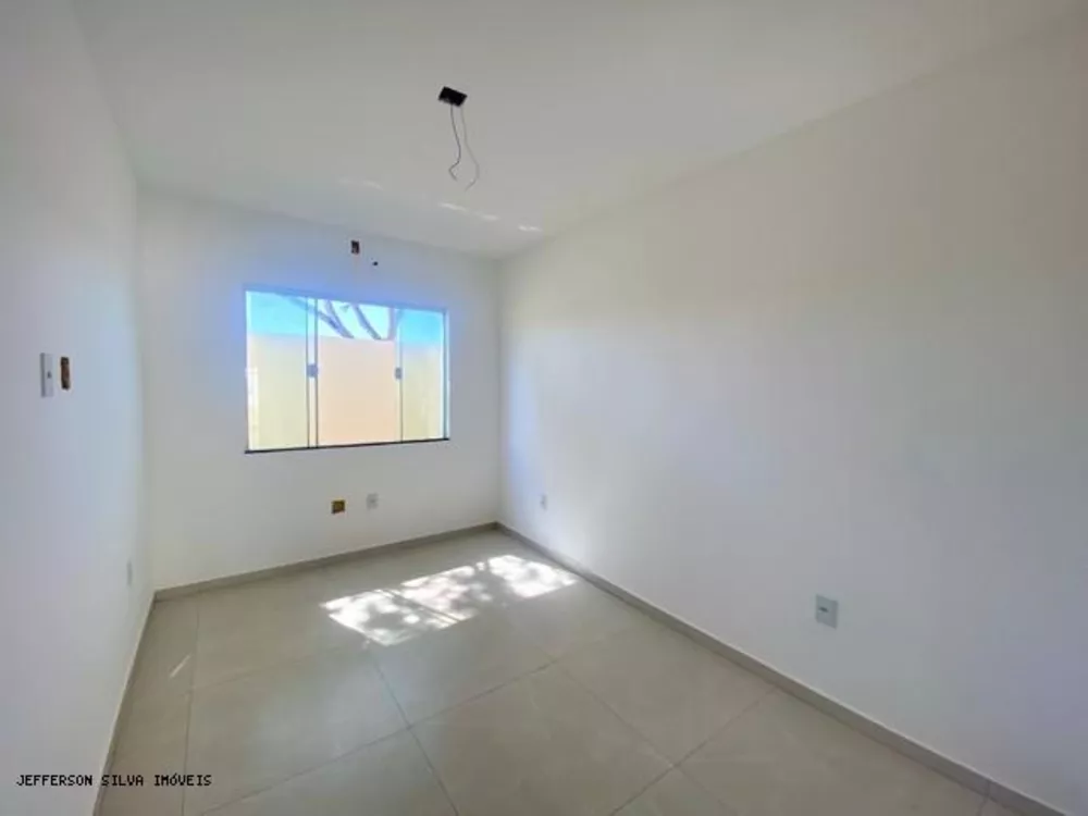 Casa à venda com 2 quartos, 70m² - Foto 4