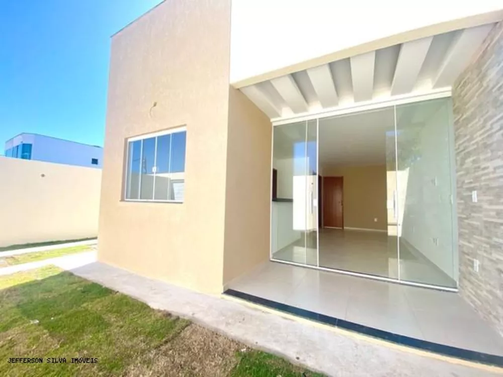 Casa à venda com 2 quartos, 70m² - Foto 1