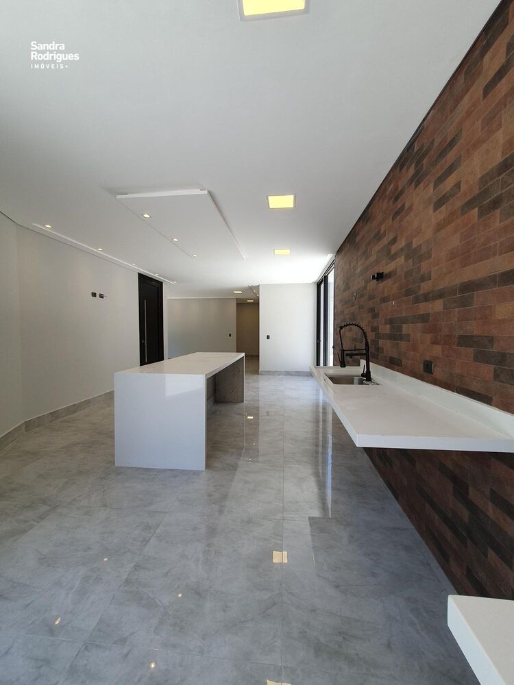 Casa de Condomínio à venda com 3 quartos, 310m² - Foto 1