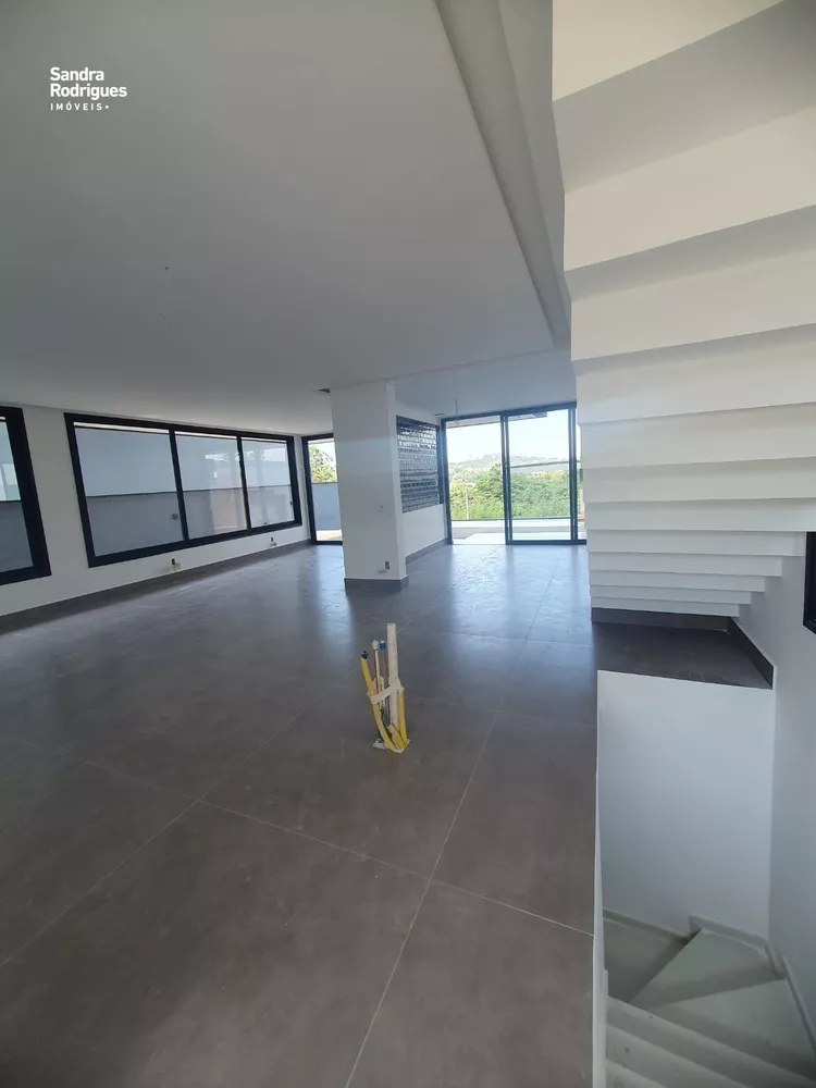 Casa de Condomínio à venda com 4 quartos, 300m² - Foto 17