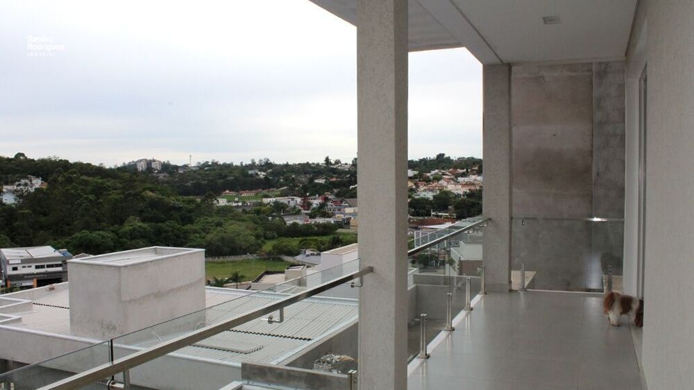Casa de Condomínio à venda com 4 quartos, 360m² - Foto 2