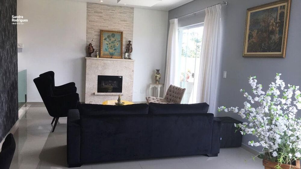 Casa de Condomínio à venda e aluguel com 3 quartos, 268m² - Foto 1